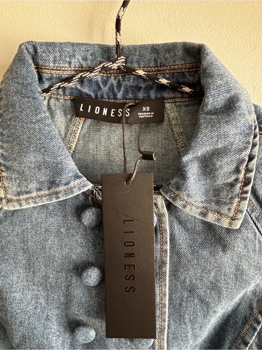 Lioness - form jacket - Picture 5 of 6
